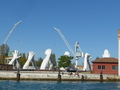 Venedig, Skulptur Building Bridges