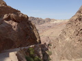 Petra, Abstieg vom Aussichtspunkt über dem Schatzhaus