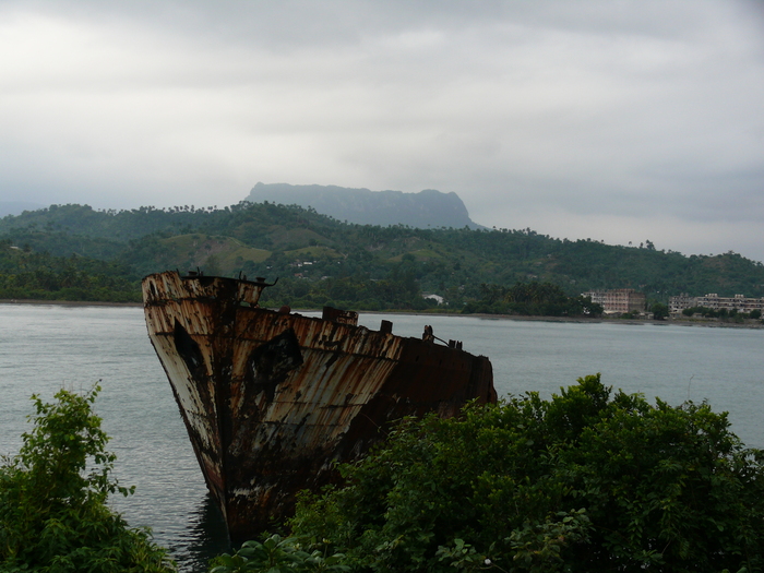 Bild: Baracoa, im Hintergrund der Amboss-Berg