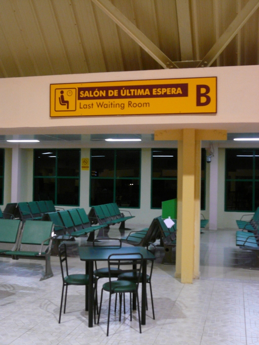 Bild: Holguin Airport, the Last Waiting Room