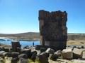 Sillustani, Chullpa mit kaputter Aussenverkleidung