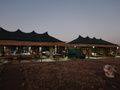 Camp in der Serengeti am Morgen