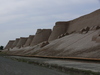 Chiwa: südliche Stadtmauer mit Gräbern